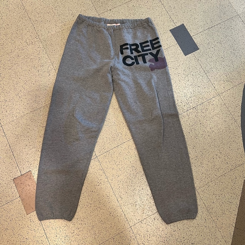 Vintage Free City sweatpants